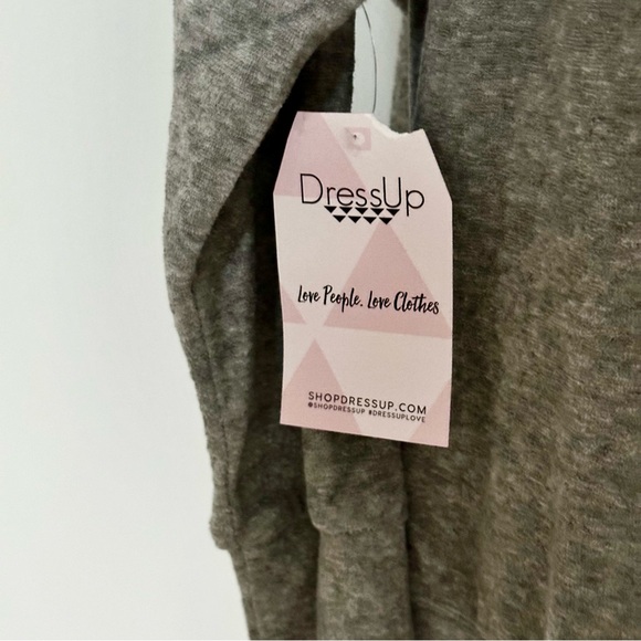 Dreamer Gray 3/4 Length Sleeve Scoop Neck Sweatshirt Size Medium - Picture 2 of 8